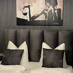 Apartmenthaus Burkhardt - Doppelzimmer Und 3* Meißen