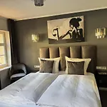 Apartmenthaus Burkhardt - Doppelzimmer Und 3* Meißen