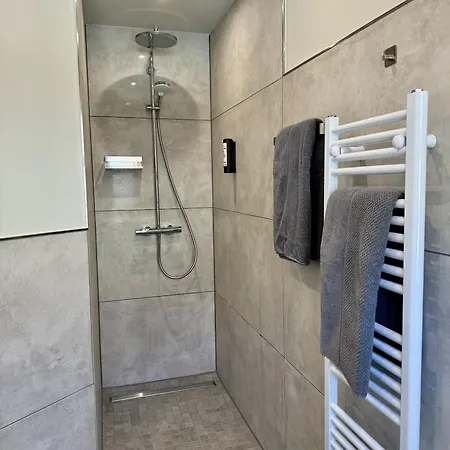 Apartmenthaus Burkhardt - Doppelzimmer Und בית אירוח